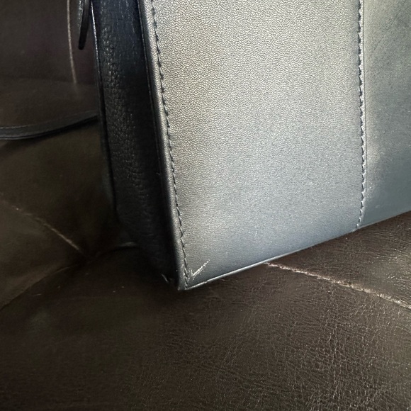 Radley London Navy Blue Handbag – Timeless Elegance - Picture 6 of 16